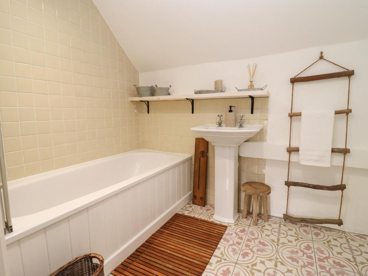 Hobbes Cottage Malmesbury Bagian luar foto